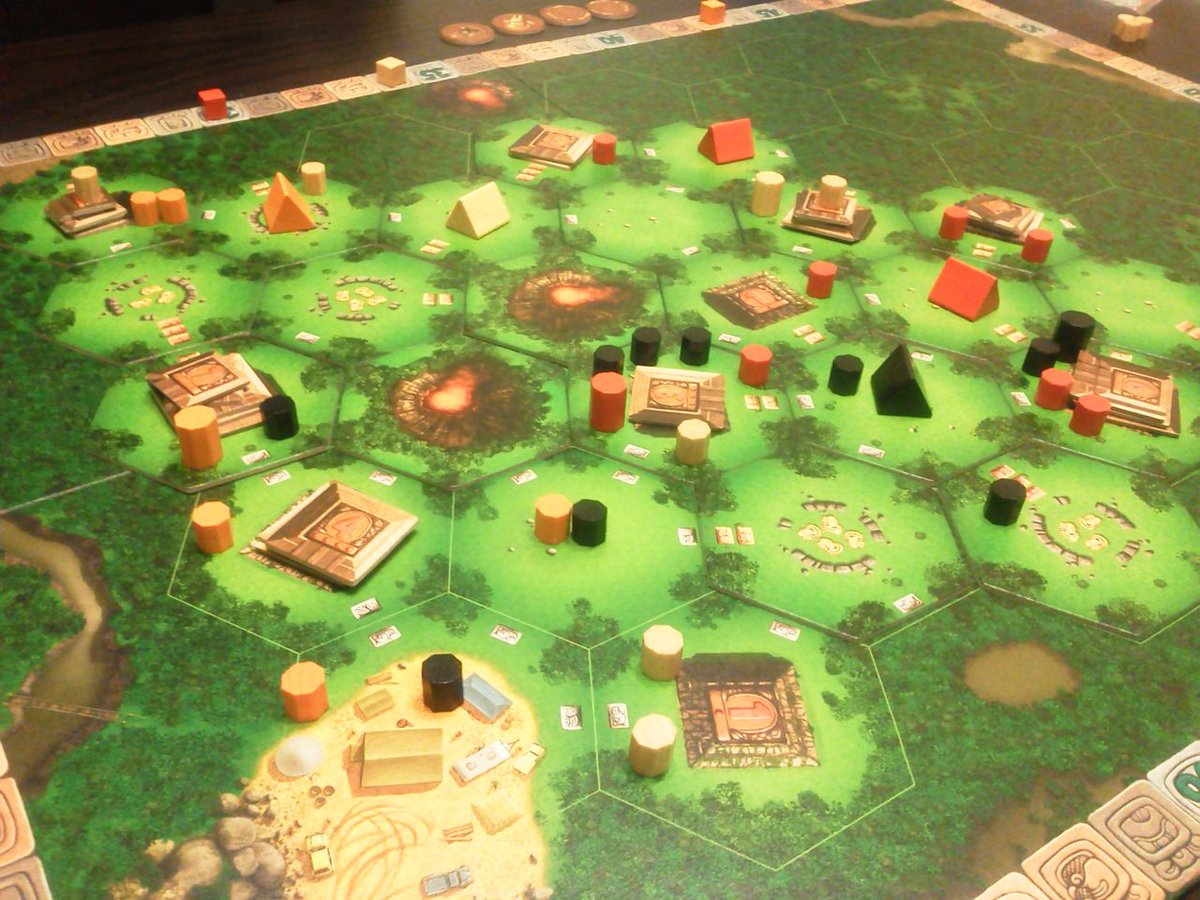 オグランド Oguland ボードゲームデザイナー En Twitter ティカル 一言でいうと 探検隊を率いピラミッドや遺跡を発見し 得点を稼ぐゲーム ピラミッドを確保するタイミングがポイント T Co Hgwbxjnqz0 アナログゲーム ボードゲーム カード