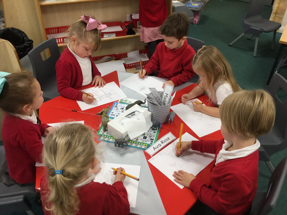 WMPrimaryF2's tweet photo. F2 loved the number rhyme '1 elephant went out to play'. They drew elephants on a web and wrote the number. #SuperNumbers https://t.co/5lAyKLpl5f