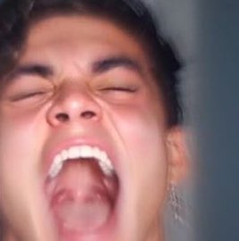 twins: you guys are SO nice and SO supportive #BestFandomEverrr

fandom: