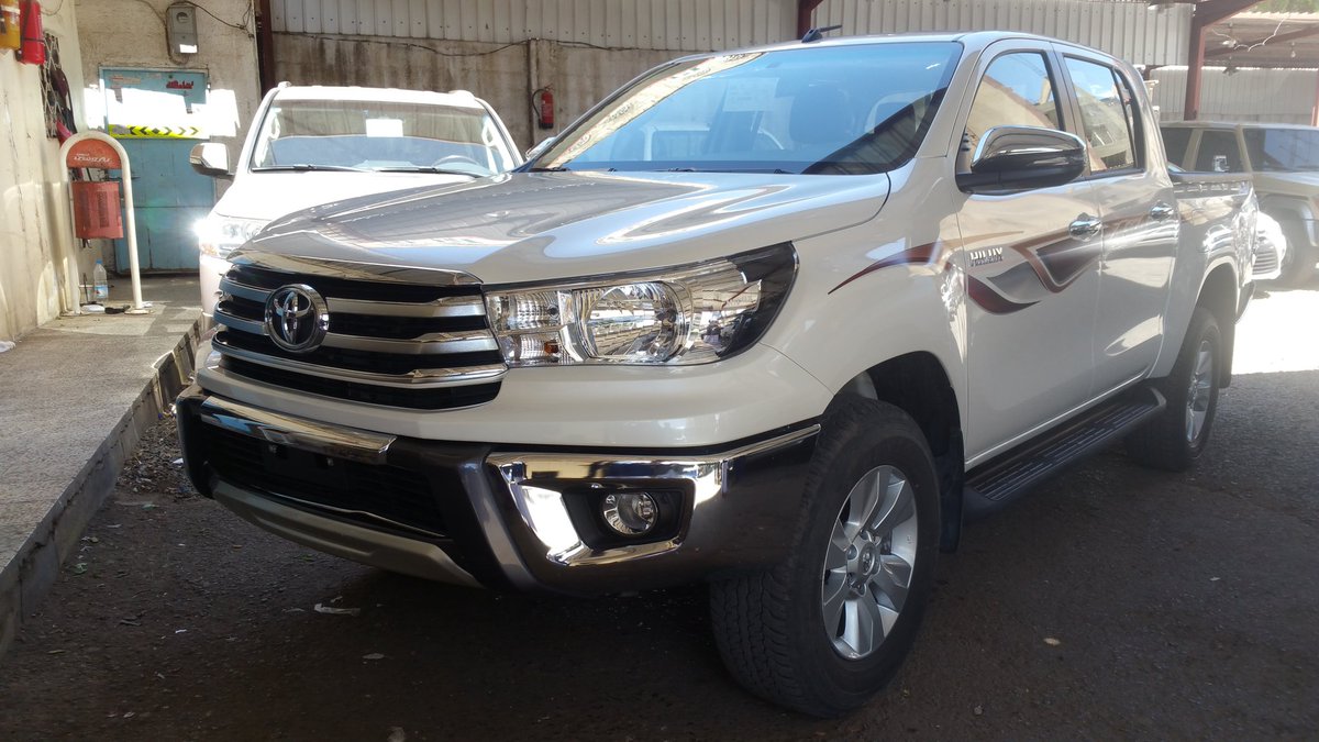 هايلكس دبل موديل 2018 لون لؤلؤي مواصفات خليجي (عماني) 
دفلك - مثبت سرعه - شاشه وكيمره
#معرض_الخليج_لتجاره_السيارات