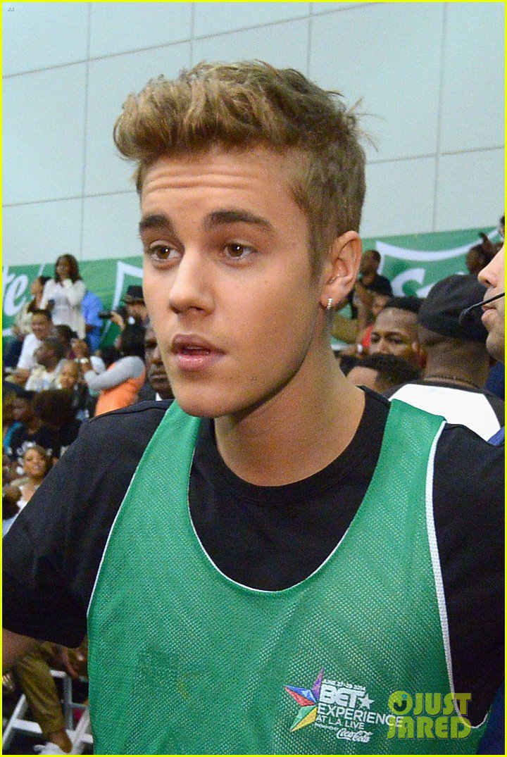 WeSoUnderRated's tweet photo. Justin Bieber Before Dove &amp; After Dove https://t.co/M059MOE88X