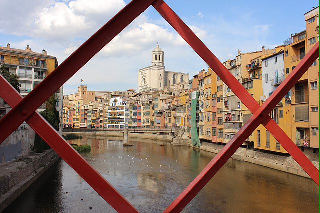 ViaBabel's tweet image. Descubre el Barri Vell y todos los encantos que esconde Girona en nuestro post: viababelblog.wixsite.com/viababel/singl…“la-pequeña-Florencia”