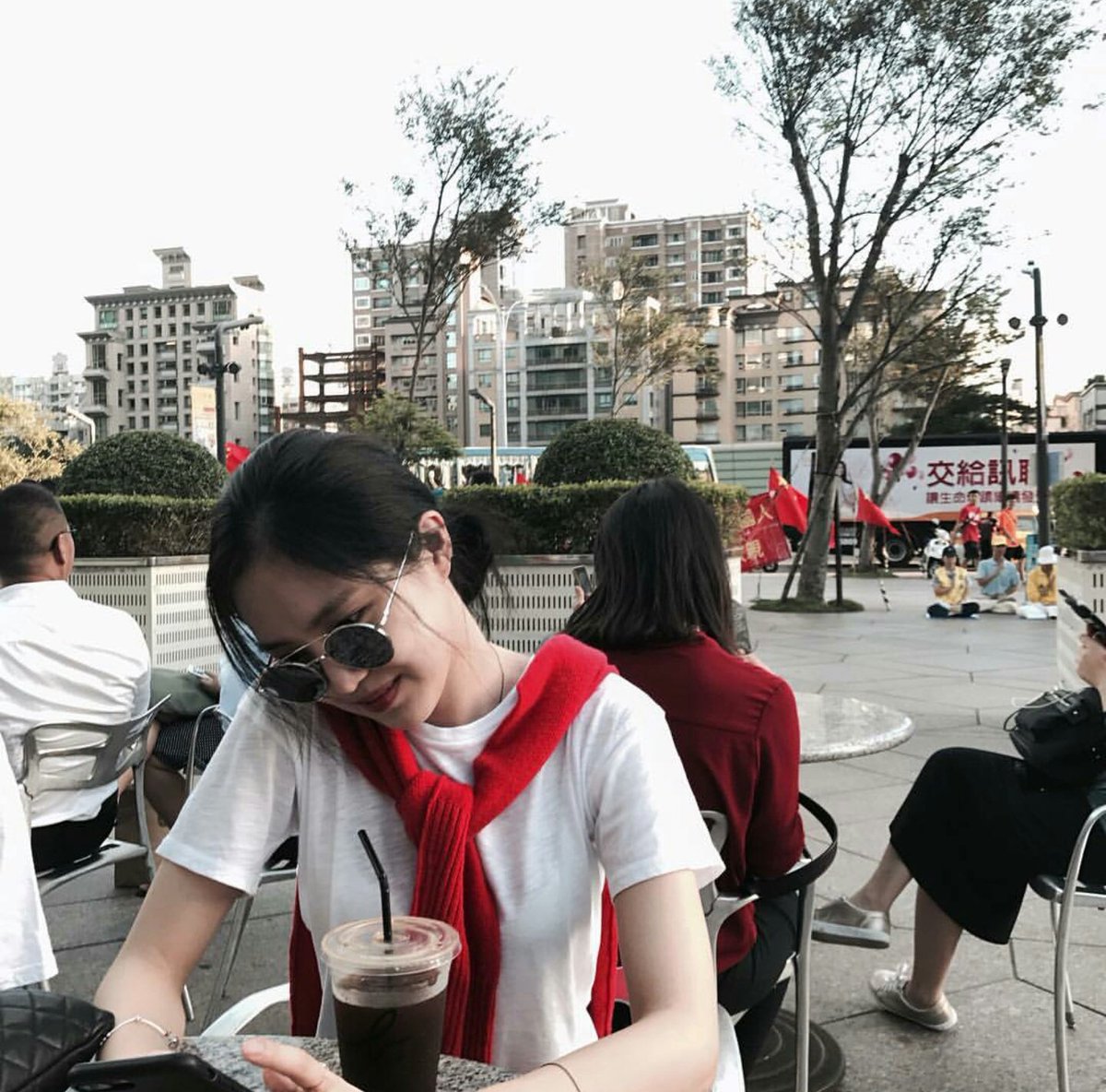 AllAboutApinkTH's tweet photo. [PHOTO] 171009 Naeun (marcellasne_) Instagram Update

*นาอึนลบไปแล้วค่ะ* https://t.co/1eYH8hgq7l