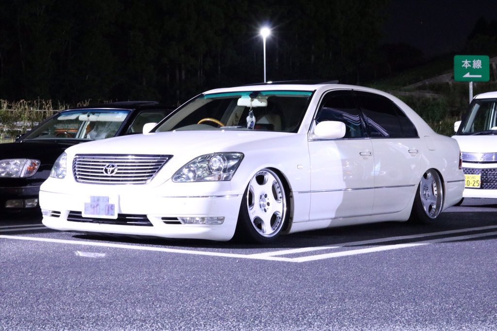 Vip Stance Auf Twitter 30 Celsior あえてのハーフレスで純正の黄色フォグを活かす ホイールは19インチのオペラを装着 インシュランスの車高調にバネは326powerに変更 ツラを僅かに被せたツラウチでバランスを取り セルシオの渋さを引き出す1台 Owner Vip Stance Auf Twitter 30 Celsior あえてのハーフレスで純正の黄色フォグを活かす ホイールは19インチのオペラを装着 インシュランスの車高調にバネは326powerに変更 ツラを僅かに被せたツラウチでバランスを取り セルシオの渋さを引き出す1台 Owner