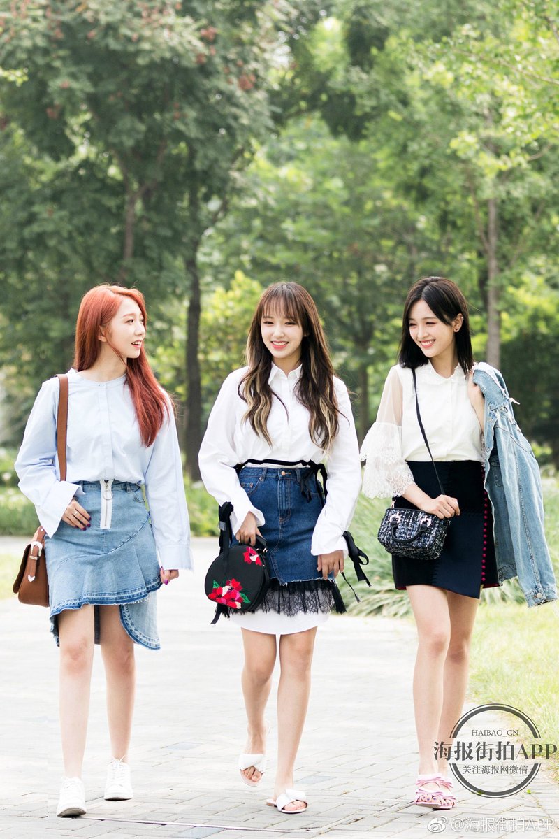 OGSN_Cosmic's tweet photo. [171009] 海报街拍APP Weibo update with Xuanyi, Cheng Xiao &amp; Meiqi 

#우주소녀 #WJSN#cosmicgirls #ChengXiao #XuanYi  #MeiQi https://t.co/yuOJNuUW4G