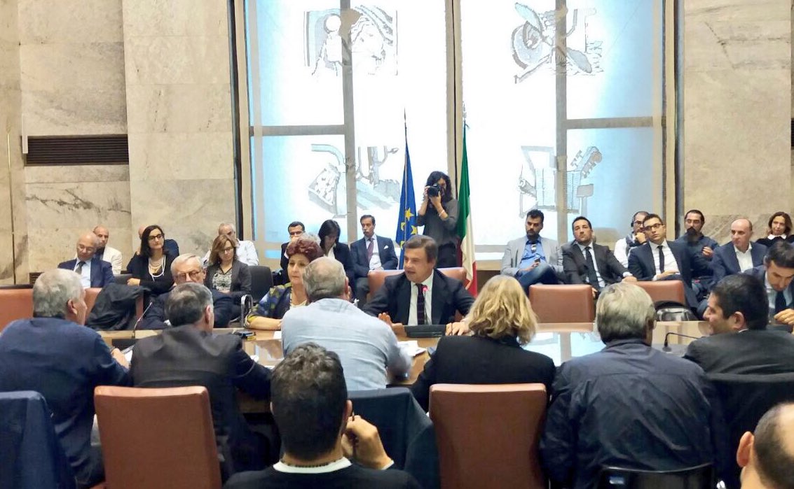 CarloCalenda's tweet photo. #ILVA proprosta dell'azienda su salario ed inquadramento dei lavoratori irricevibile. Tavolo aggiornato. https://t.co/zTxOpTUMQ8