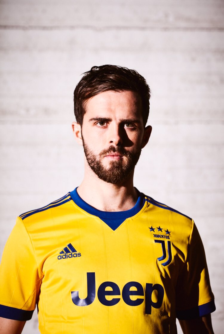 FatMat91HD's tweet photo. Maillot de la Juventus à gagner !

Pour participer c’est simple 
➡️ RT &amp; FOLLOW @adidasFR + @FatMat91HD 
➡️ #HERETOCREATE 

Tirage le 18/10🕥 https://t.co/VKCvxPnNho