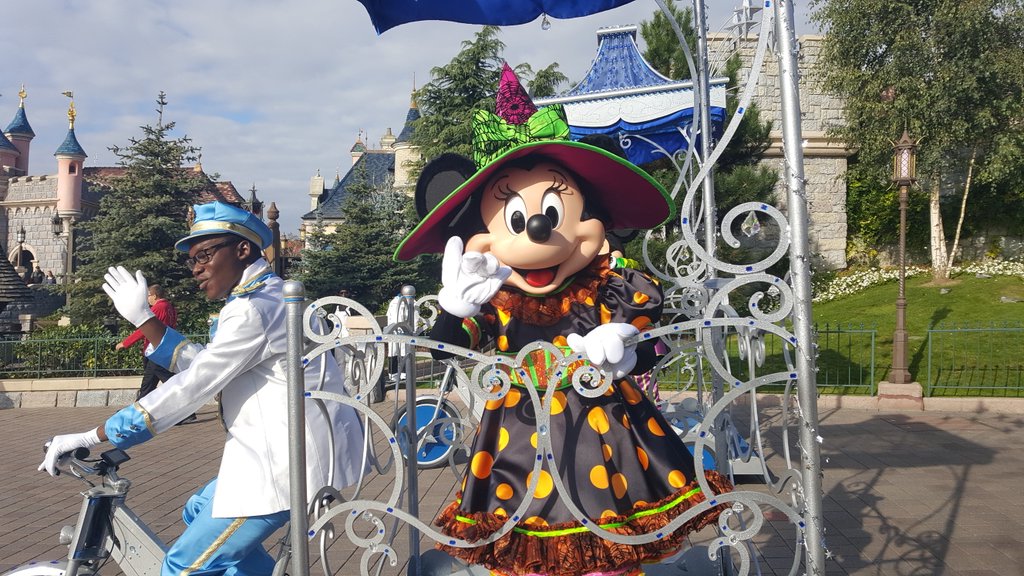 Pixie_Dust99's tweet photo. I want to be part of the Tricycle Gang! #DisneylandParis https://t.co/XrmIJiMw2i