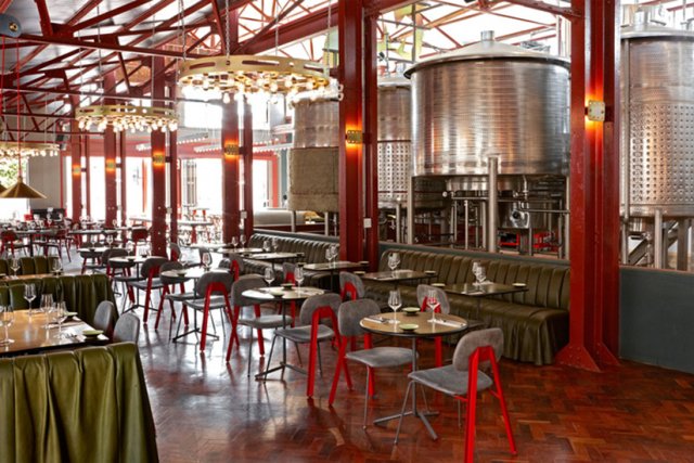 majelan_x's tweet photo. 🍴 #Design : découvrez les plus beaux bars et restaurants de 2017 lors des "Restaurant &amp; Bar Design Awards" #RBDA2017 https://t.co/iGYPkhkelu https://t.co/7OBmIHYyuX
