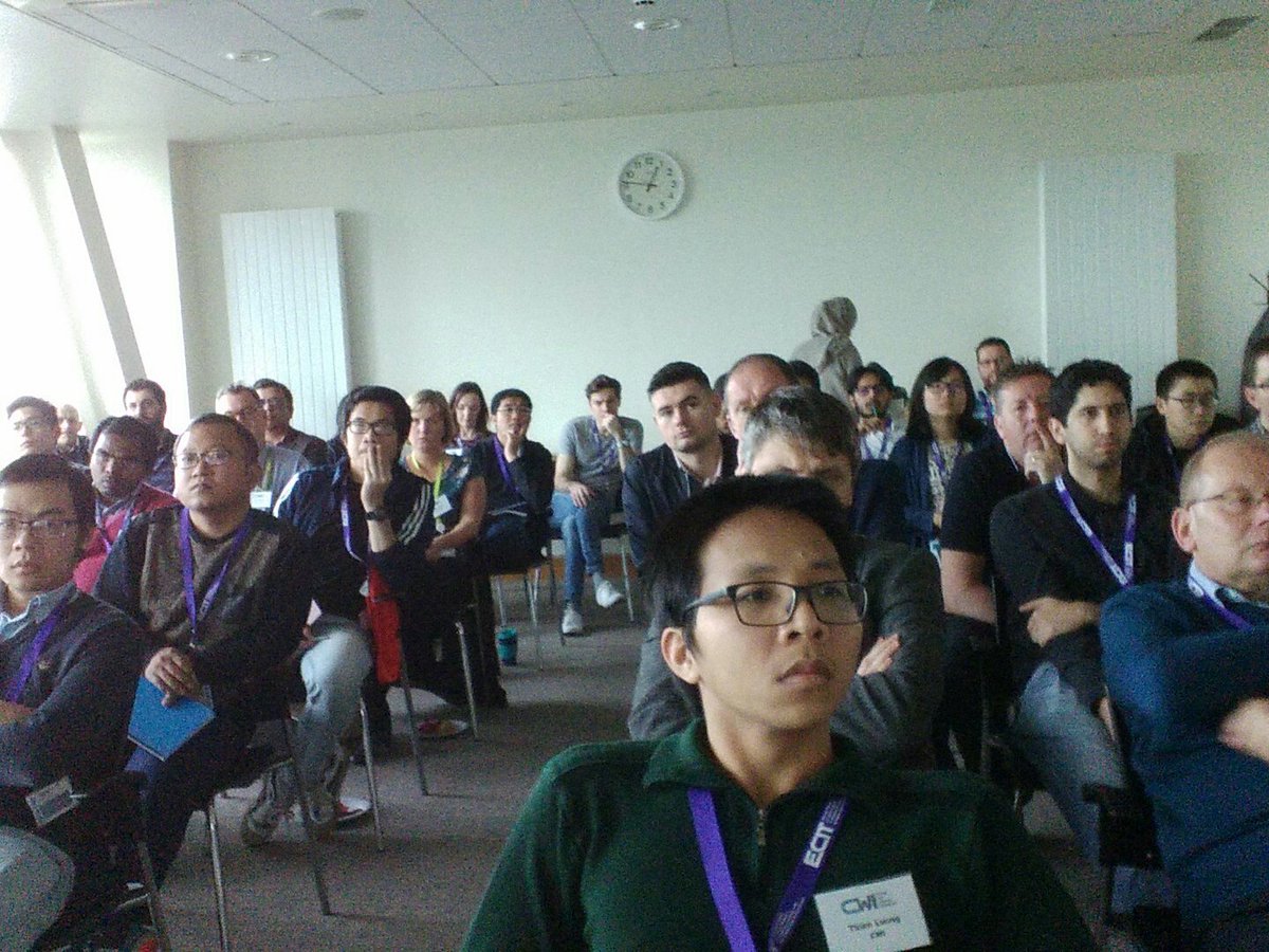 CWI_QUB's tweet photo. #5G technologies masterclass today at CWI_QUB in partnership with @MoMoBelfast @ECIT_QUB in #Belfast https://t.co/IxOrGUTjE8