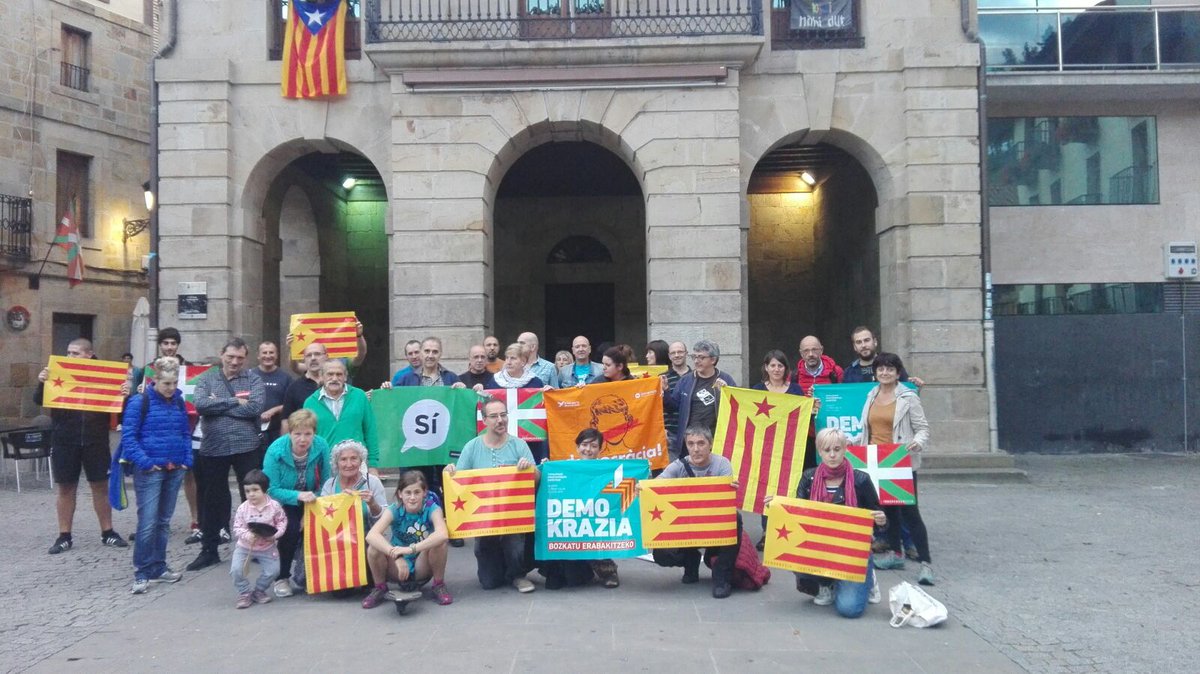GED_Eskoriatza's tweet photo. "#U1 katalunian egon ginen" eskoriatzarren bizipenak entzuteko hitzaldia urriak 10, 19:00, kultur etxean #KataluniaGara #demokrazia https://t.co/nQHpKKU8fC