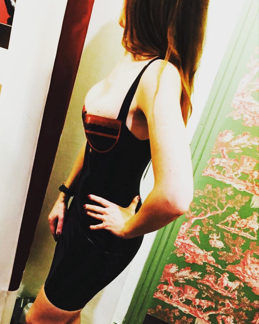 MistressSarah26's tweet photo. Looking out for a new slave #femdom #findom https://t.co/MVtavLifAD