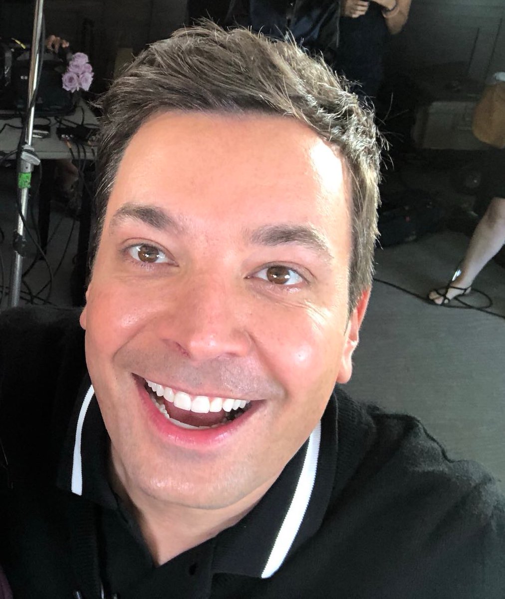 FalpalsChoice's tweet image. Happy Monday pals!! 💗 with this beautiful smile 😍 have an awesome day! 🍀✨