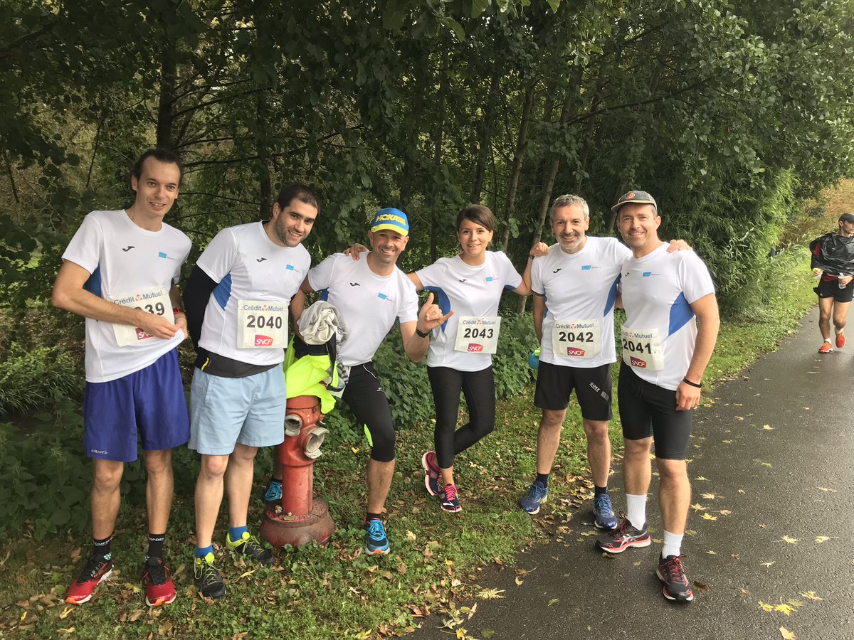 neosoft_'s tweet photo. [NANTES] Week-end sportif chez Néo! La team nantaise était aux 15km des #FouleesDuTram hier! Bravo à eux 💪🏻🏃🏻‍♀️🏃🏻👏🏻🏅 @NeoSoft_Nantes https://t.co/cJVzwOAIus