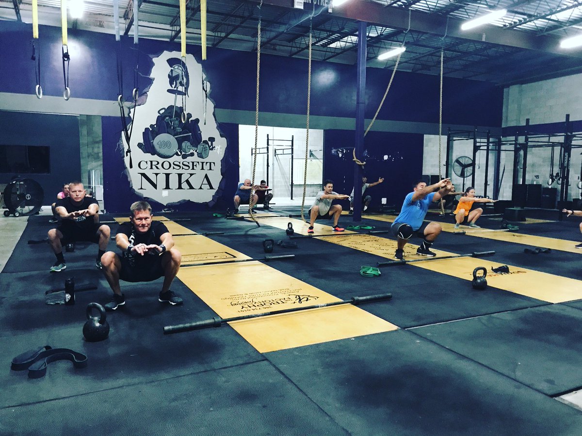 crossfitnika's tweet image. Monday 5:30am, 90secs at the bottom of a perfect squat. #nikastrong #as*stograss #boxprogramming