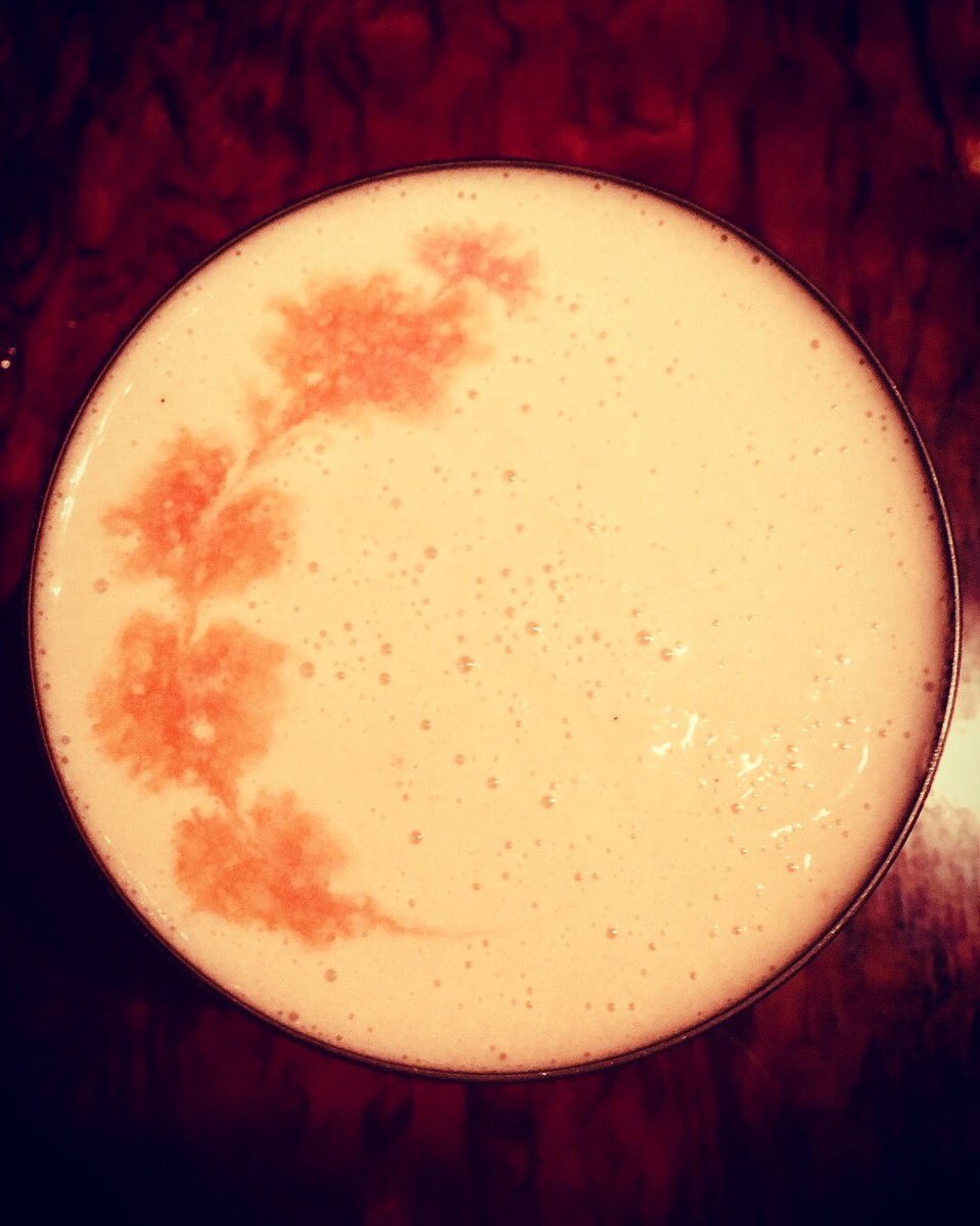 cakypaa's tweet photo. スモークド・バナナダイキリ

#bar #cocktail #smoked #banana #daiquiri #autumn #cosmos #bluesky #bridge #sumidariver #practice #flute #altosax #session https://t.co/XWKooclNa5