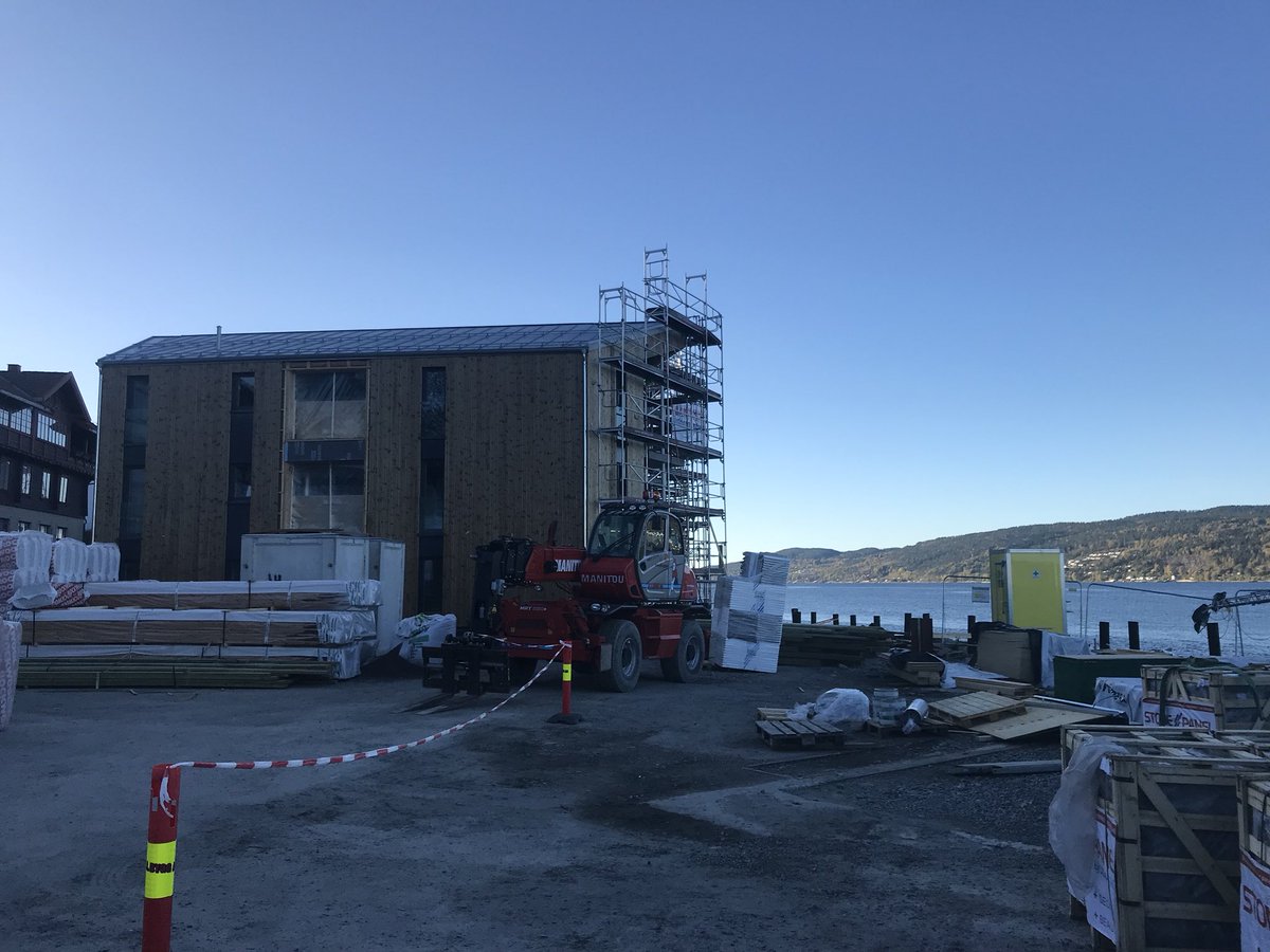 IrPaGroup's tweet photo. Lehmanns brygge i Drøbak, perfekt høstvær over sundet og flott prosjekt. #lufttetthet #tetthetskontroll https://t.co/HFZGX53M3w
