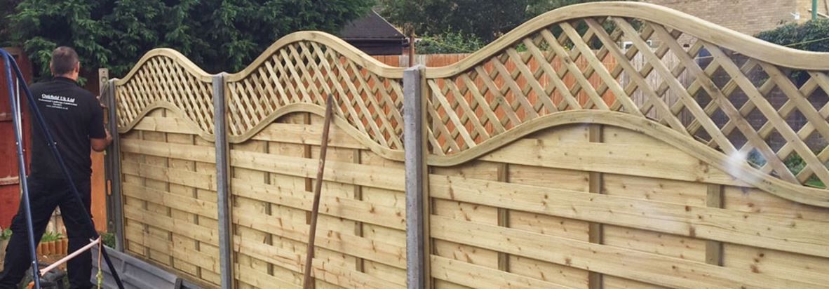 As the colder months approach, fences are more liable to damage. Make sure you have our number saved - 01733 811 951 buff.ly/2y2Utlx