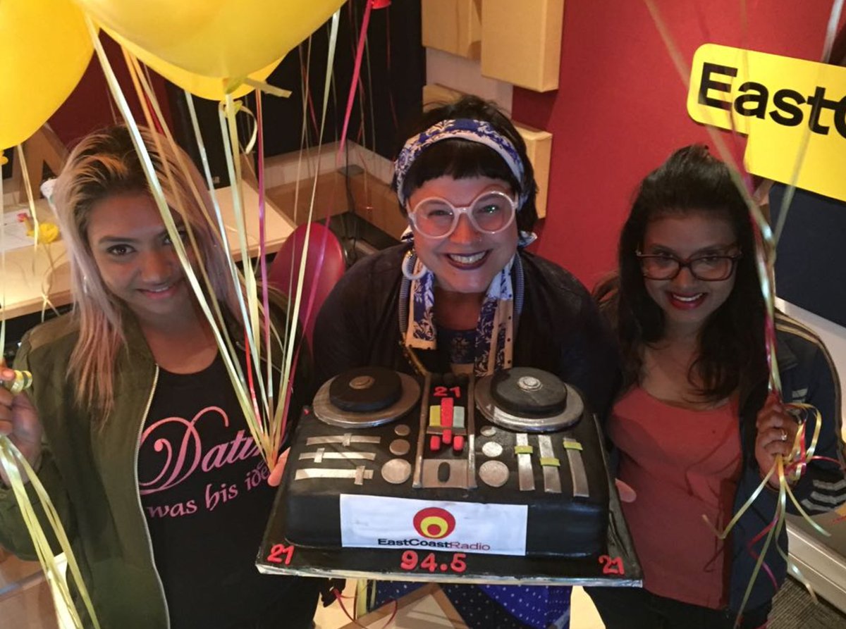 ecr9495's tweet photo. Thank you Shyannes Cakes #Durban for delivering this delicious birthday cake to celebrate our 21st birthday. NOM NOM! https://t.co/77NgpO91Ev
