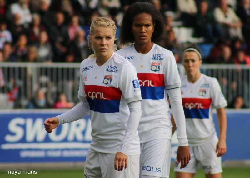 WomensSoccerUtd's tweet photo. 📸PHOTOS | Fantastic action from yesterday's #D1Feminine match, @OL v @fcgbgirls! Check out the full album here - https://t.co/ahmltdzFX7 https://t.co/WgXB7rxpDi