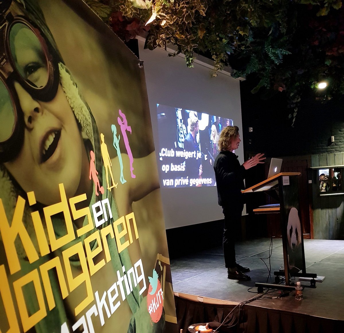 Rutger van den Berg van <a href="/Youngworks/">Youngworks</a> laat ons mooie sociale experimenten zien #KJ17