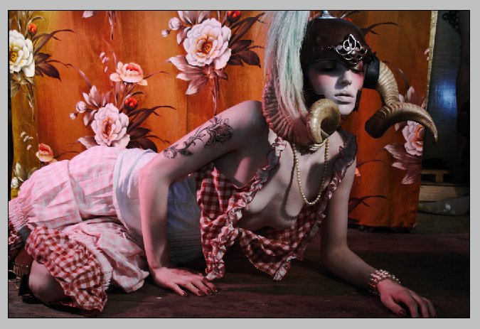 This week its all Dark Circus theme. Whats your halloween theme that we could create for you? #costumehire #halloween #prangsta