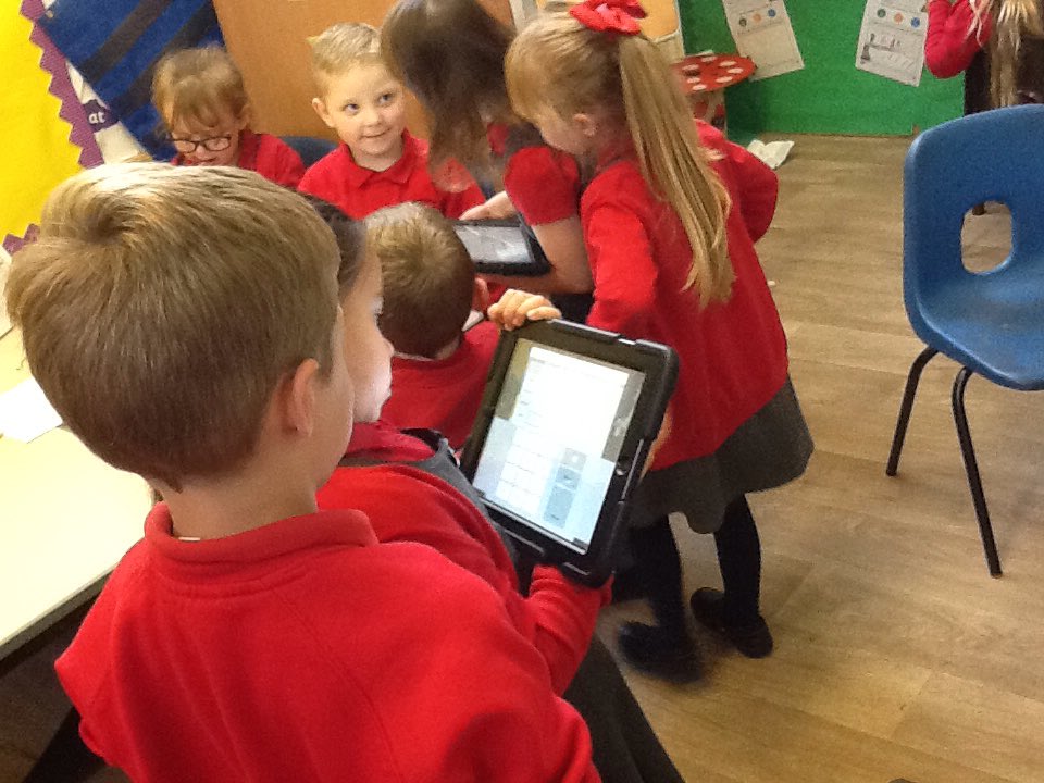 MrsJones/MrsAttewell tweet media