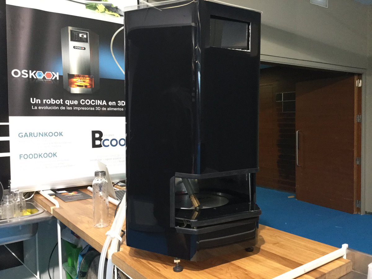 Oskook's tweet photo. Sabes lo que es una impresora 3D de alimentos? Descubre la evolución con @Oskook un robot que cocina en 3D #thefutureofcooking #ssg17 https://t.co/TrFYSI3lSq