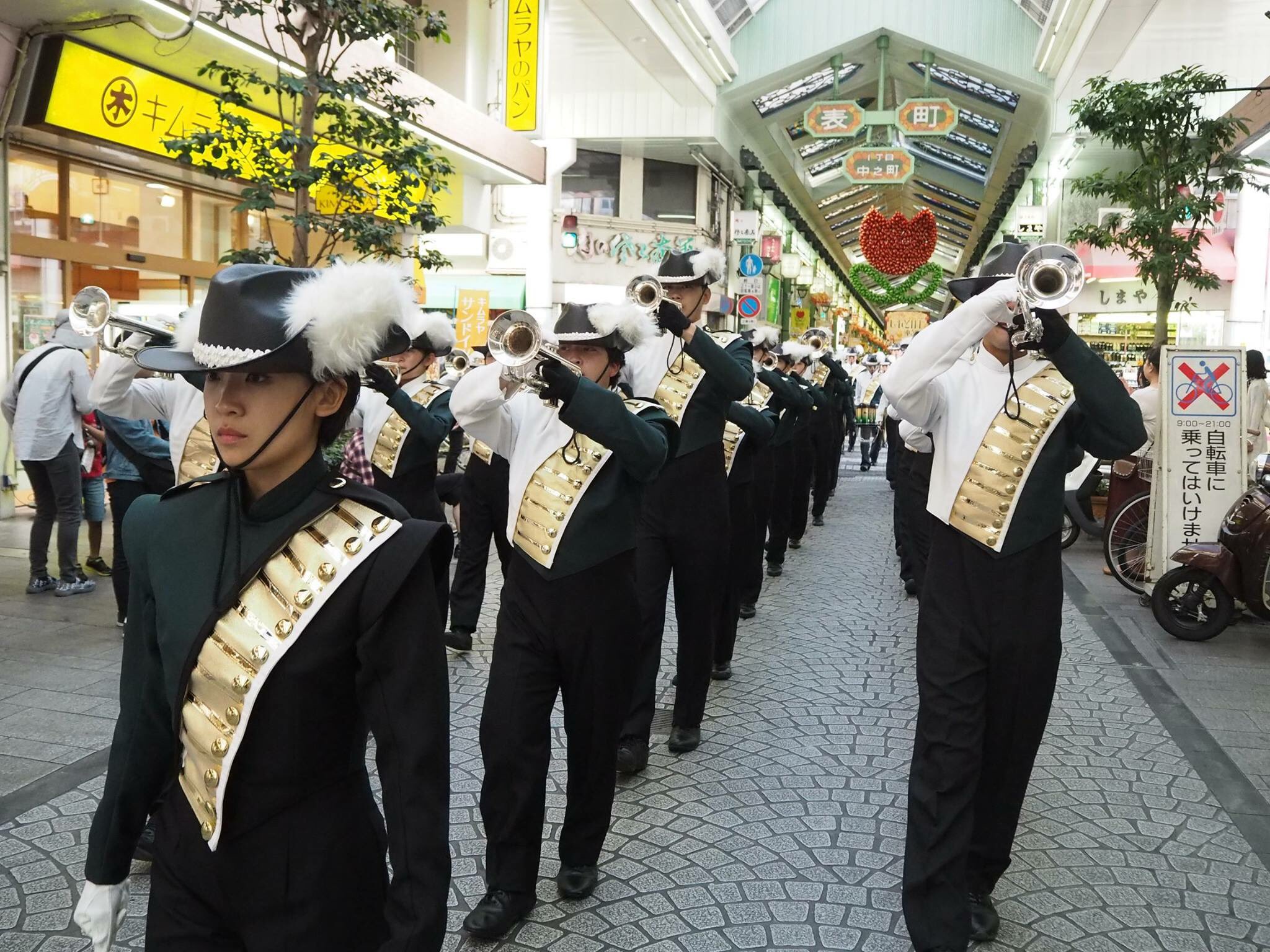 ちゃそ ドリスカの衣装かっこいい 毎年恒例の自画自賛 2日間たくさんのご声援ありがとうございました マーチングって本当に楽しい 無事に帰ってこれたのも タオくん沙絵ちゃん海田くん 兄 をはじめ たくさんの方々のサポートのおかげです 感謝