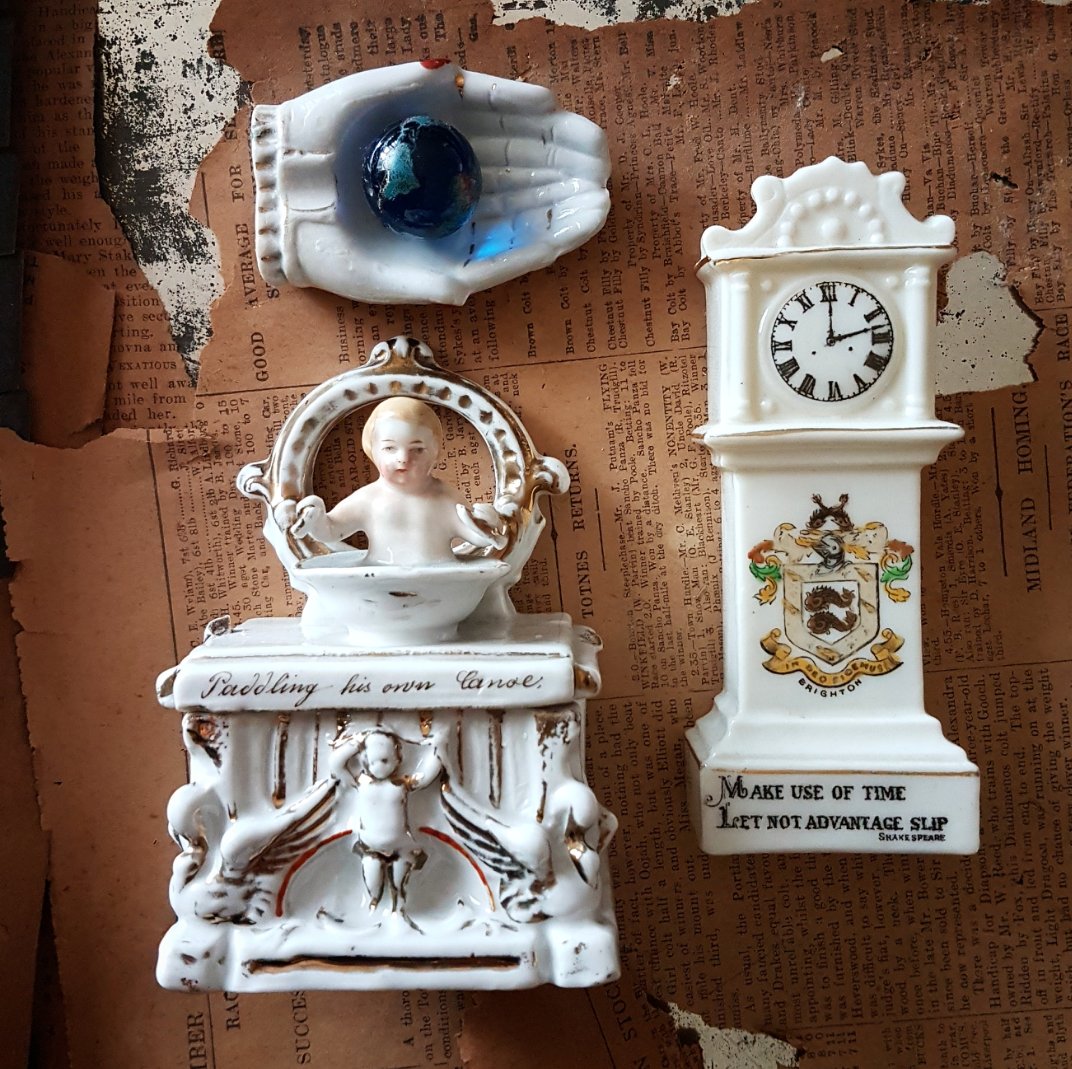 RareRadish's tweet photo. Curious curios.
One, two, three.

#objectsonmydesk #rare #Britishartist https://t.co/B1vokhtZ5m