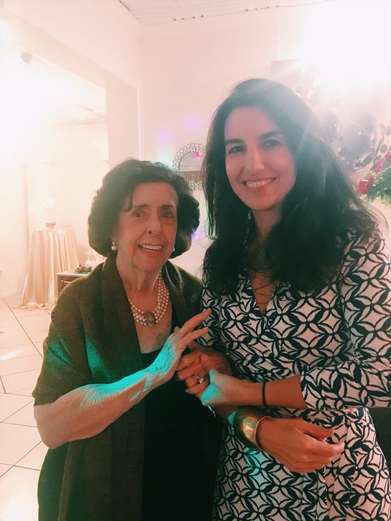 monasterioR's tweet image. Con Carmen, 15 años en prisión por reclamar el cuerpo de su hermano fusilado por #CheGuevara #Cuba #50siempreElChe
