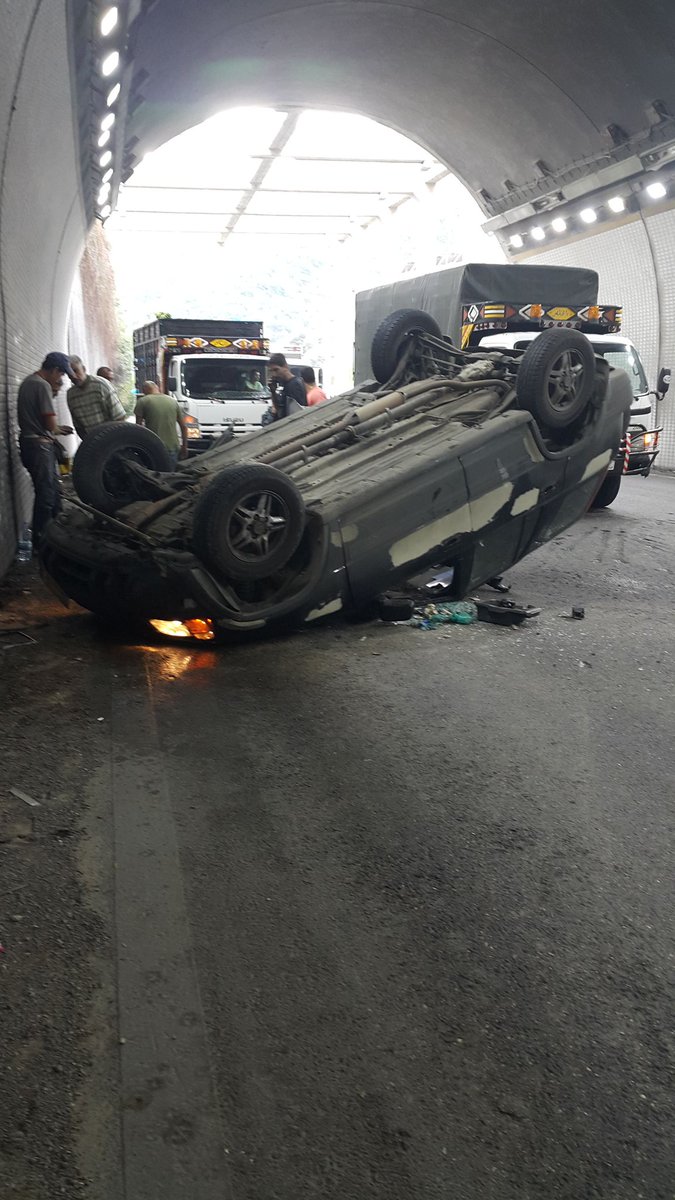 LebaCid1's tweet photo. @tmclebanon الآن في نفق شكا بإتجاه طرابلس. https://t.co/aY8UjtglPN