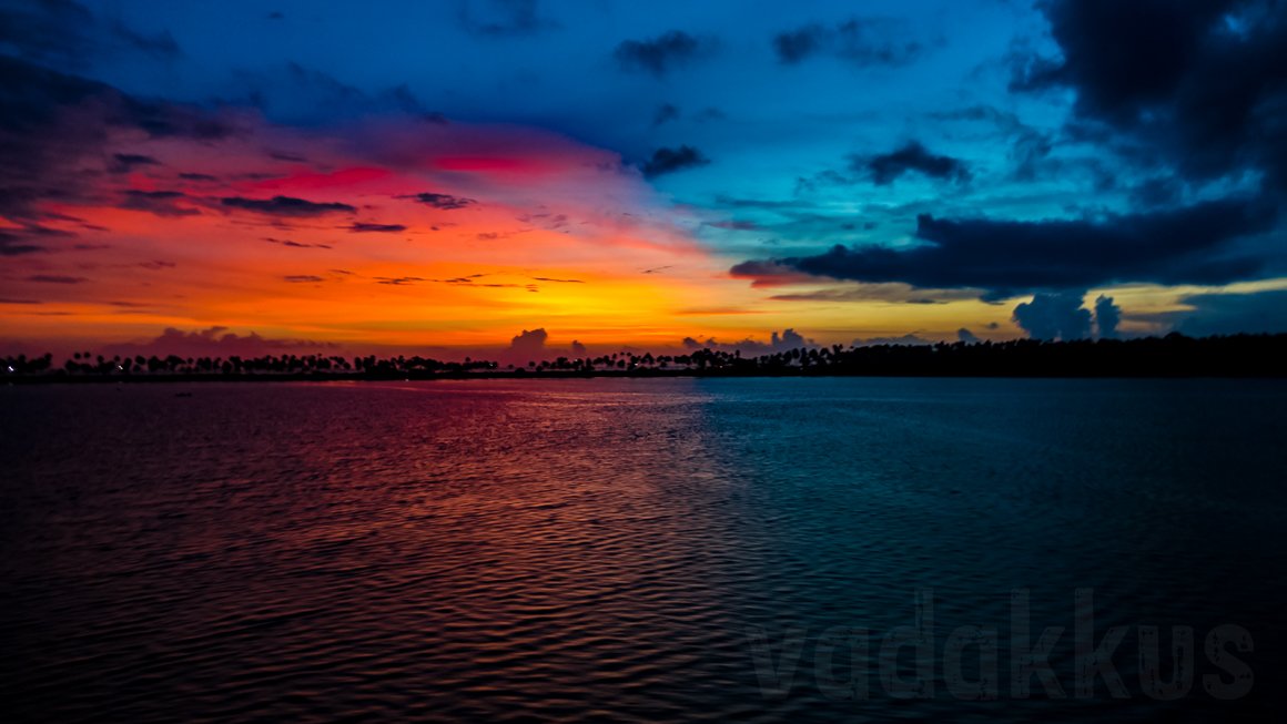 vadakkus's tweet image. A Stunning Red-and-Blue Kerala Backwater Sunset! bit.ly/2y3nspl #fottam #sunset @KeralaTourism