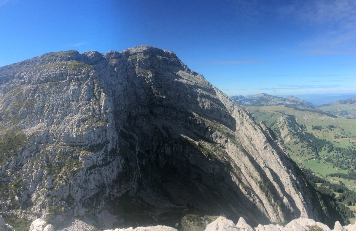 FoldThrust's tweet photo. New Fold-Thrust Research Group newsletter with updates on current research and recently published papers. 
https://t.co/0fnrRHdCD6 https://t.co/aqQmKpCVZM
