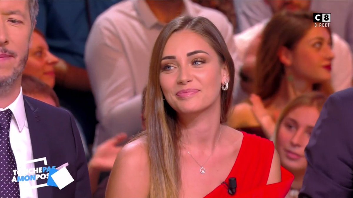 CapsAnim's tweet photo. Content de retrouver la belle et pétillante @chapirronioff dans #TPMP 😀
https://t.co/RmWgIbt1LO https://t.co/vHaZjh1JlM