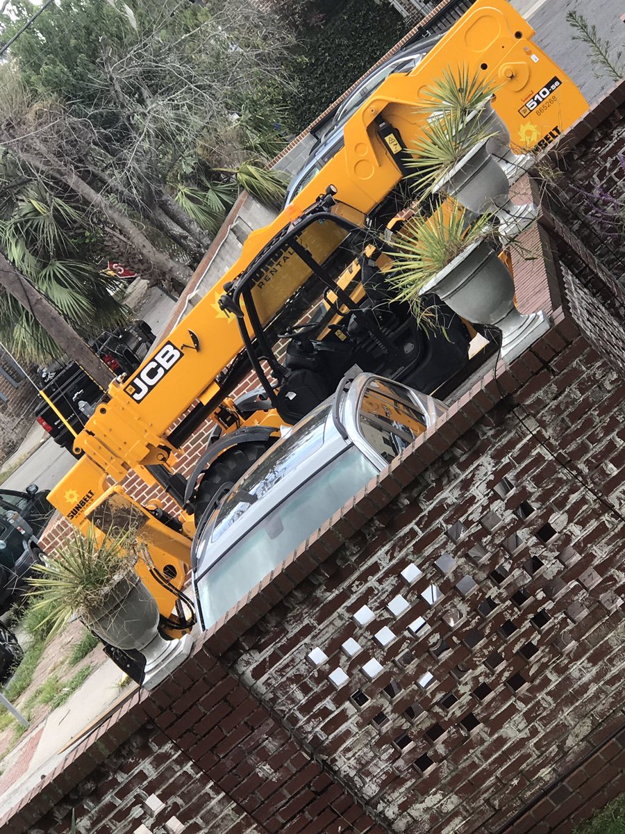 nikigrant's tweet photo. @JCBmachines FYI this is *NOT* a parking spot (if you can't tell by the vehicle of the people who live here being blocked in!) -Savannah, Ga https://t.co/n4eX8U4TX5