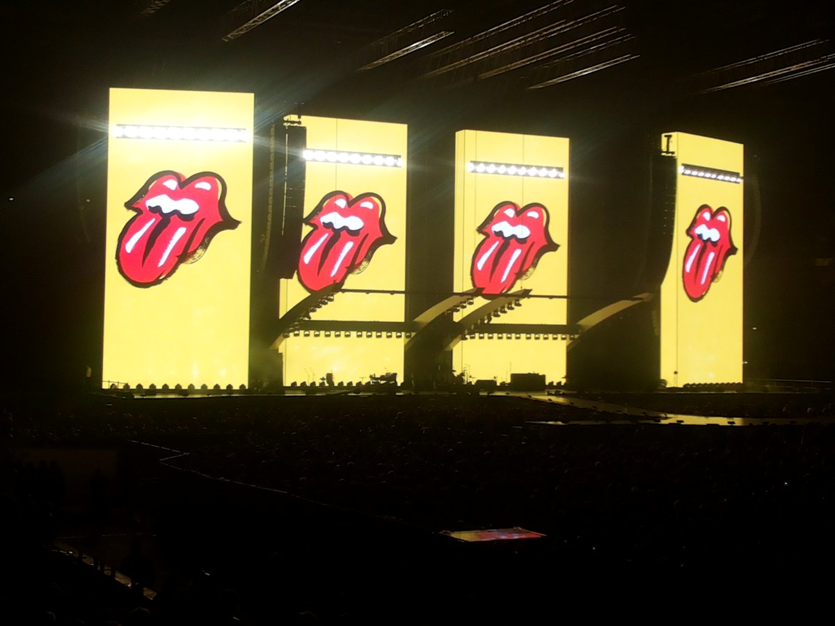 ThomasNueckel's tweet photo. :))) #RollingStines #espritarena https://t.co/10cEhPOWbq