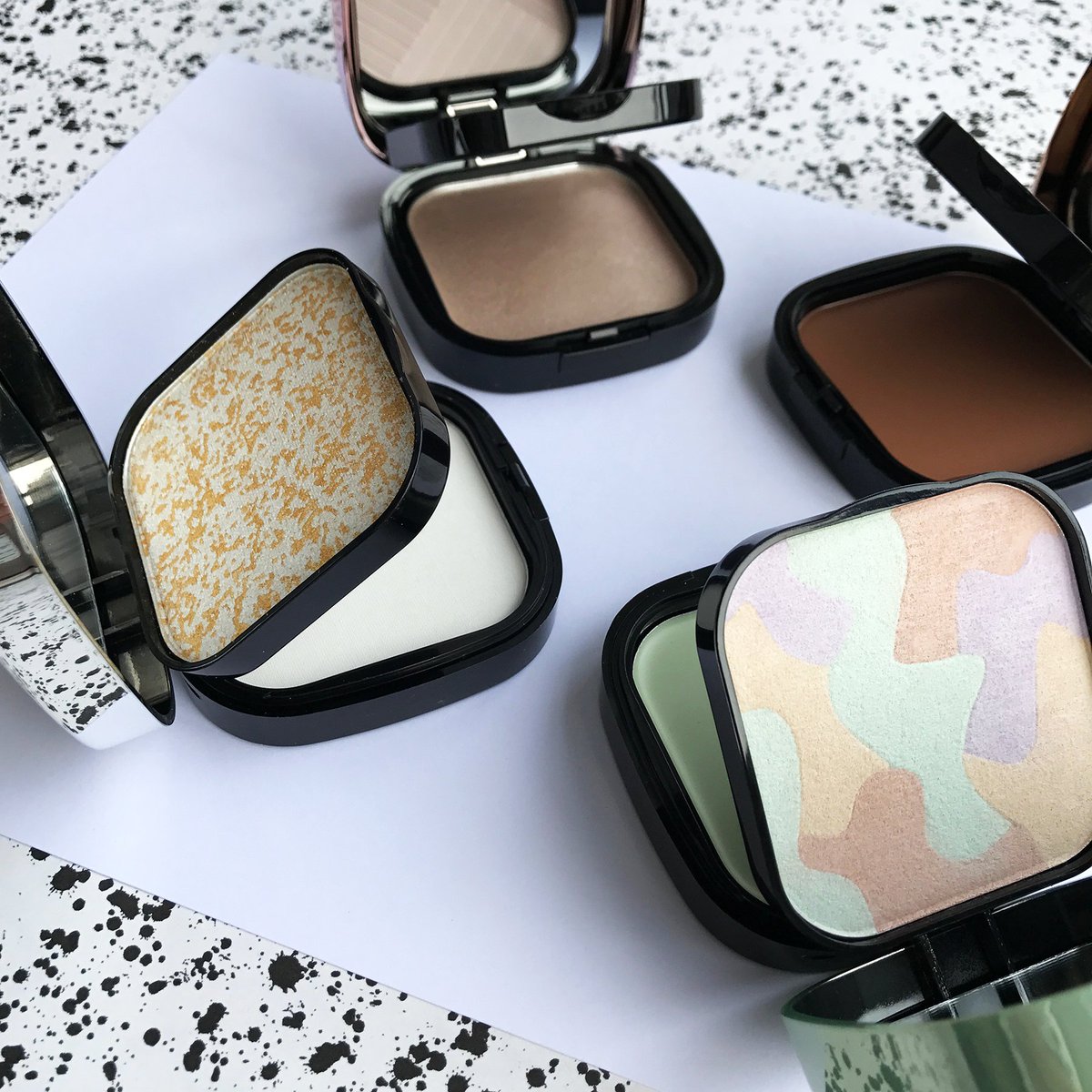 MUAcosmetics's tweet photo. Get a FREE #mualuxe kit when you spend £10 or more on @muacosmetics in store or online* @superdrugloves https://t.co/U4auZNlv6z https://t.co/e1voJFFYEm
