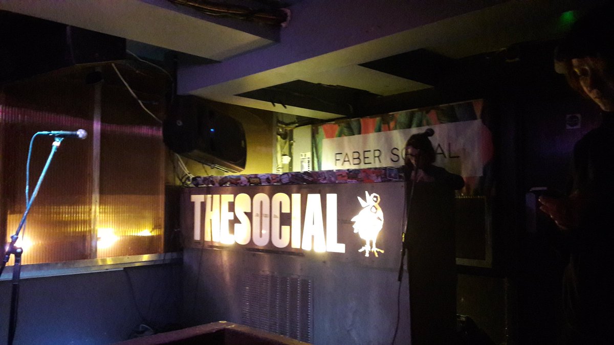And so it begins... @ruthatkins delivers some fine tunes before the authors take to the stage for <a href="/FaberSocial/">Faber Social</a> Debuts tonight
