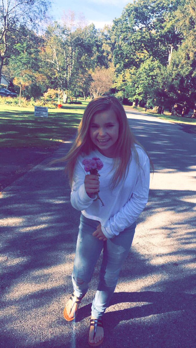 lexizog's tweet photo. i love having “photo shoots” 😻😩💜 https://t.co/hg1GIxIoVc