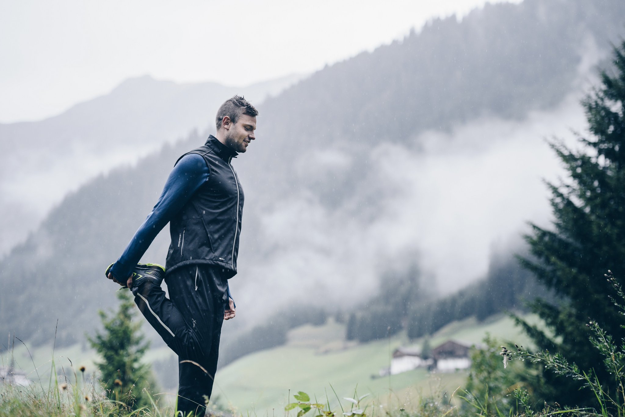 Karrimor on X The X Lite running gilet features MX shield technology offering maximum wind protection Pre order now https t tL3ZSQaf1I https t iLqZgpNW2b X