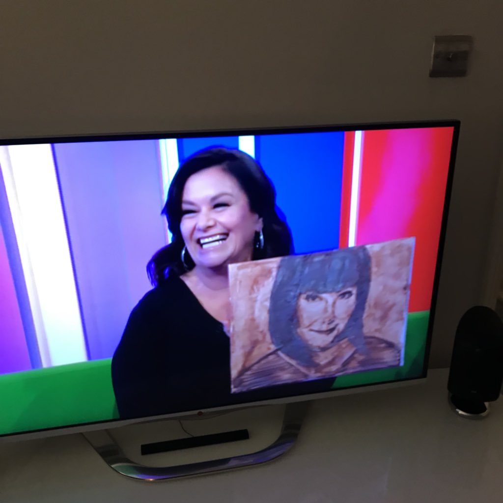 <a href="/_thechocolatier/">The Chocolatier</a> <a href="/BBCTheOneShow/">BBC The One Show</a> It was a chocolate <a href="/DawnFrenchUK/">Dawn French Fans</a> 😎