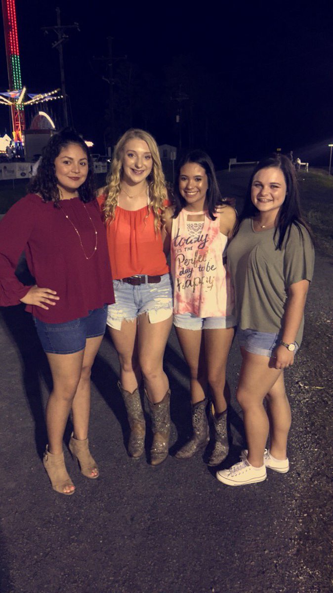 Haileyann_14's tweet photo. #trf2017 https://t.co/HAFSRg87rF