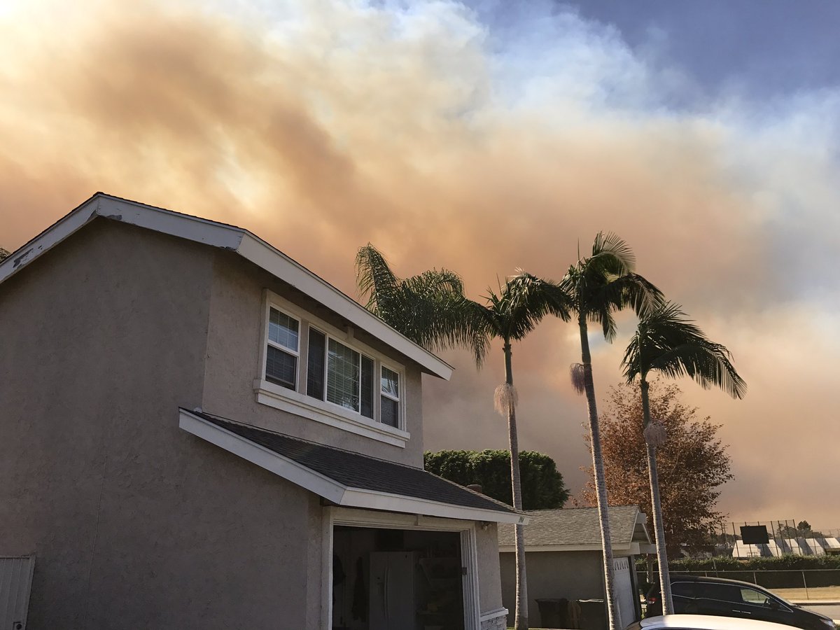 hannahjoy535's tweet photo. Fire in anaheim #canyonfire2 #anaheimfire #ABC7now #abc7eyewitness https://t.co/UJKIW5j91K