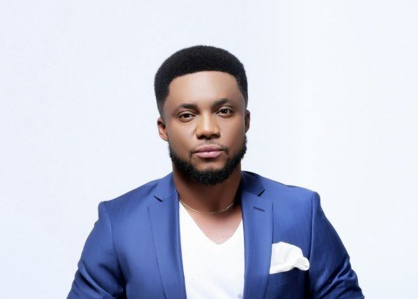 yawazobiafm's tweet image. Reward of Labour: Tim Godfrey Gives 5 Exotic Cars to 5 Members of His Band. yawnaija.tv/reward-of-labo…