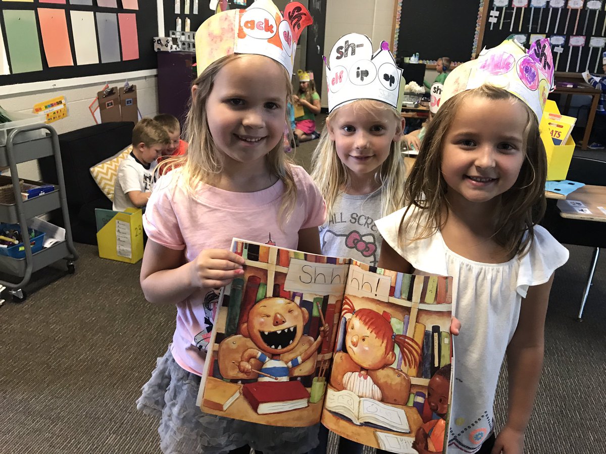 When we make connections in our learning! #HLCSGreatThings #readtheworld #phonicsfun