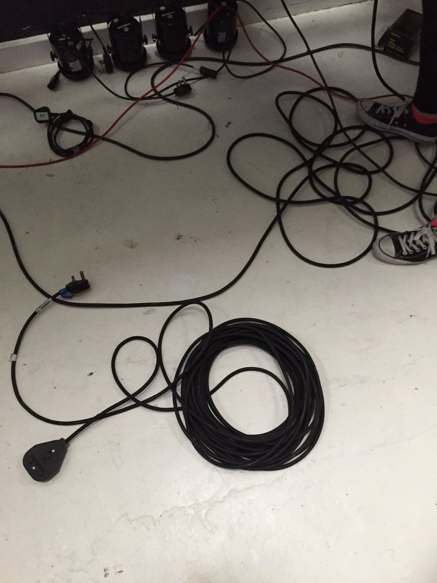 Production_CW's tweet photo. Had a really fun lighting lesson today and got to learn hands on! #lighting #productionarts https://t.co/EnkX4Q2VFl