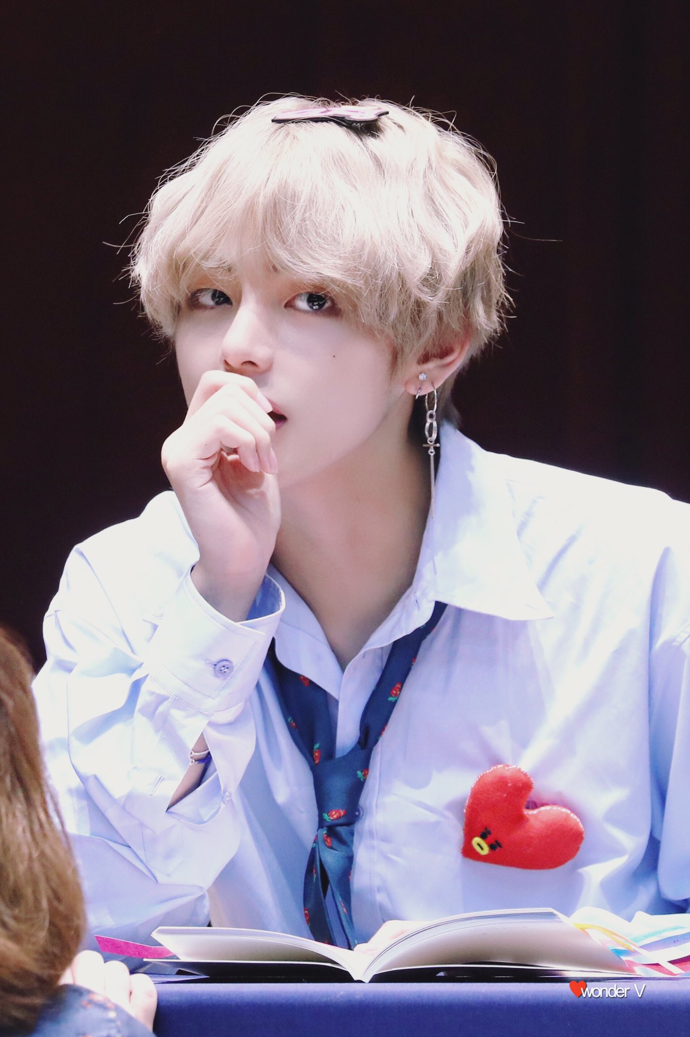 원더뷔 on Twitter "뷔 V 방탄소년단 BTS 김태형 taetae TATA CGV