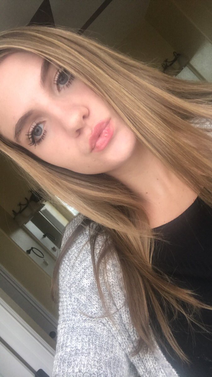 Iemastcr's tweet photo. it’s almost tuesday😇

I hope you’re all having a great day💗

#TuesdaySeflie @GraysonDolan @EthanDolan https://t.co/AKvqFCtk1u