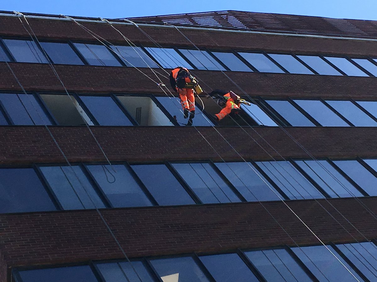 GlazingRefurb's tweet photo. Works have been continuing in Central London for our High Level Glass Replacement Project https://t.co/YG5WCc4Vu0 #london #glazing #projects https://t.co/ueSSpnyspC